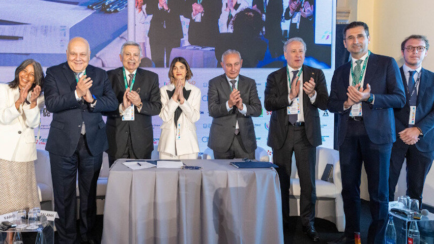 Un immagine dell'incontro per la firma del protocollo d’intesa per la realizzazione della Verso Sud Academy