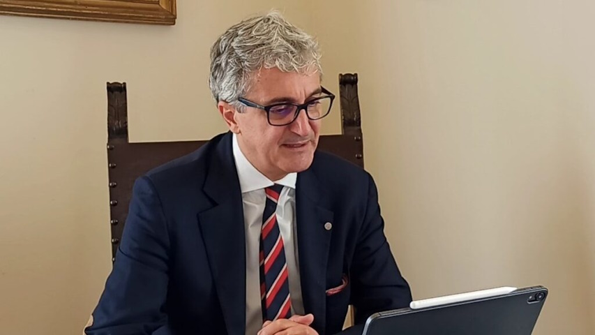 Il Rettore uscente, Maurizio Oliviero