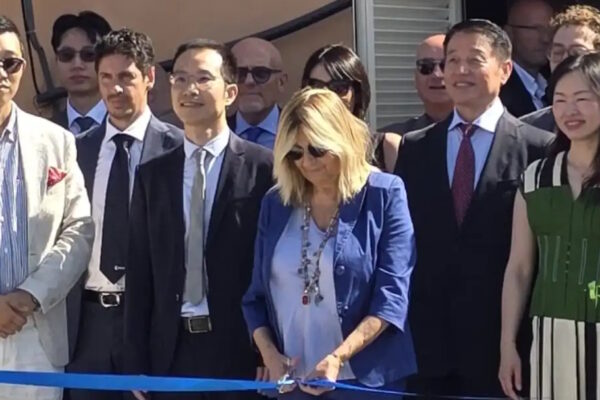 Il taglio del nastro, Margherita Rizza, segretario generale ad interim della Regione Siciliana e presidente dell’Ersu Palermo