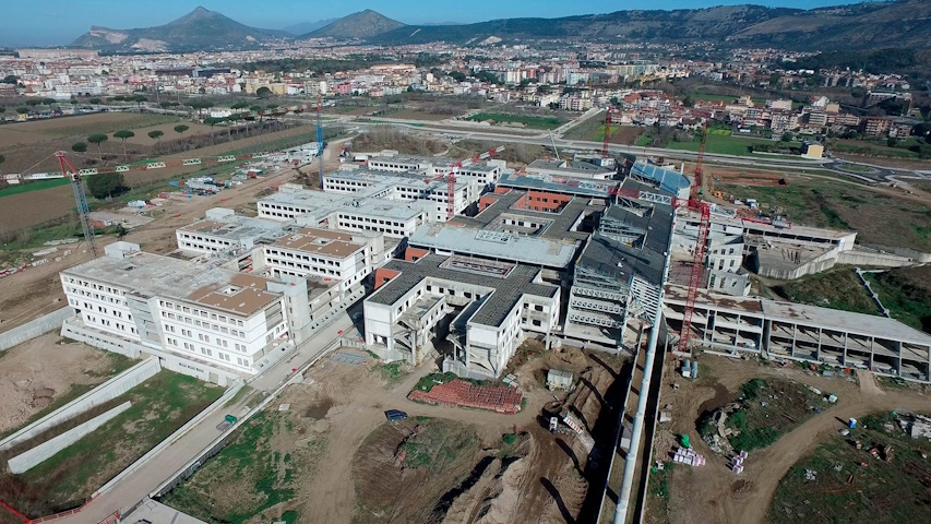 Il cantiere del Policlinico Universitario di Caserta
