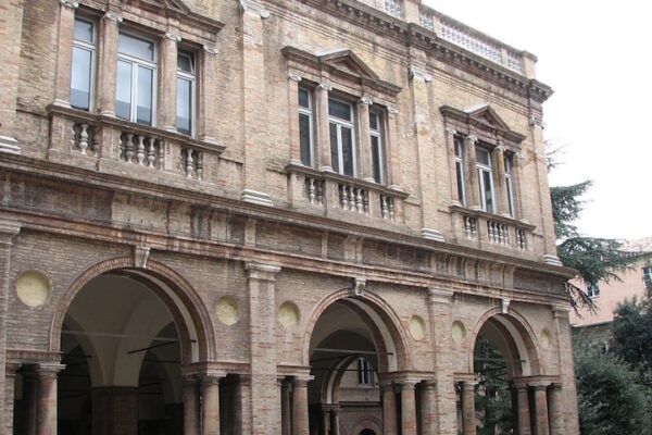 Open Day 2025 Università di Macerata: corsi, borse di studio e servizi La Loggia del Grano