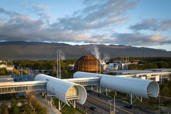 Osservato al CERN un rarissimo decadimento di barione: l’Università di Cagliari tra i protagonisti cern